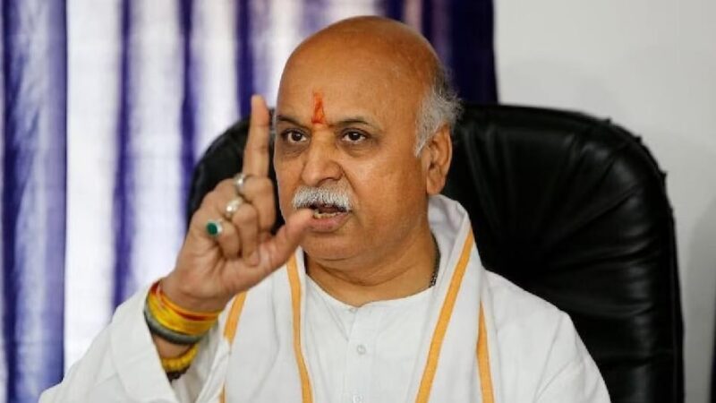 आओ हिंदुओ,हिन्दू हृदय सम्राट का मान बढ़ाये !