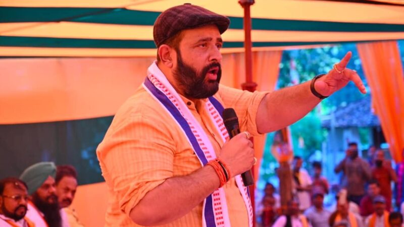 लाठीमार कांग्रेसियों को तगड़ा जवाब,पहले लाठी मुझे मार :प्रबल प्रताप सिंह!