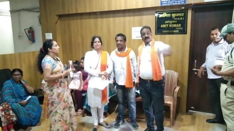 नगर निगम चुनाव नजदीक,वार्ड 48 के पार्षद की भूमिका से नाराज लोग: शिव सेना कार्यकर्ताओं ने सौंपा ज्ञापन!