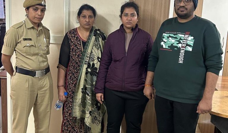 सभी पहचान लीजिए इस परिवार को ?