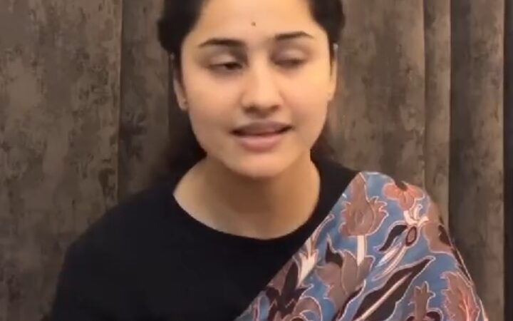 बच्चा बच्चा बोलेगा,नहीं मानते बाप अपना !