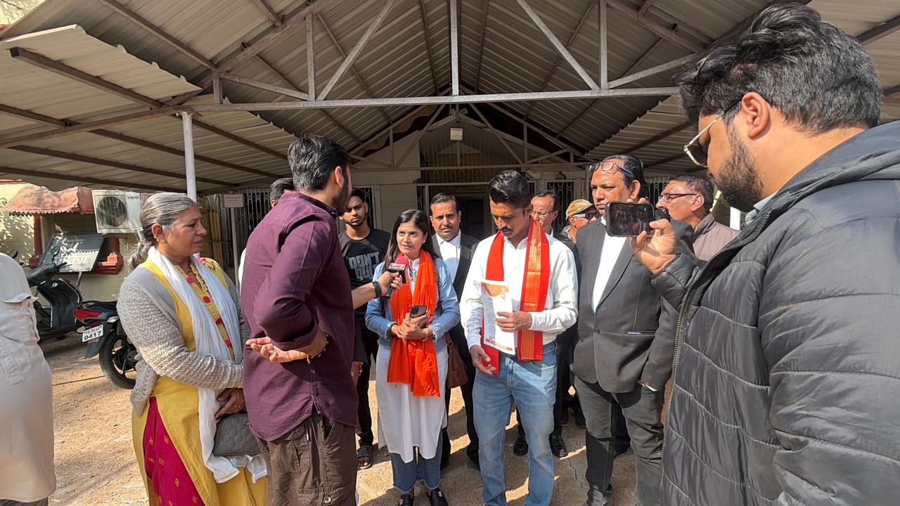 भंडारों,कथाओं में उलझे हिंदुओं,ये खबर तो पढ़ लो ?